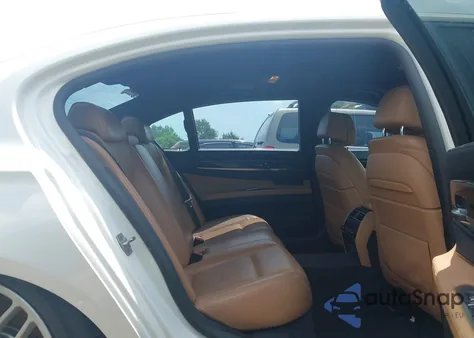 2015 BMW 750Li xDrive из США, поврежденный, VIN WBAYF8C57FD655004